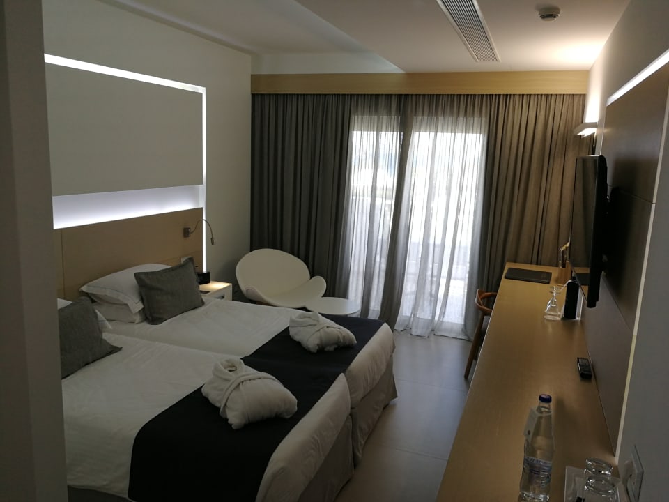 Zimmer Neptune Luxury Resort