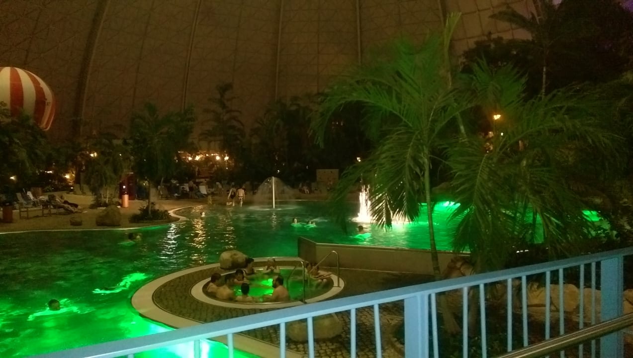 Pool Tropical Islands Resort