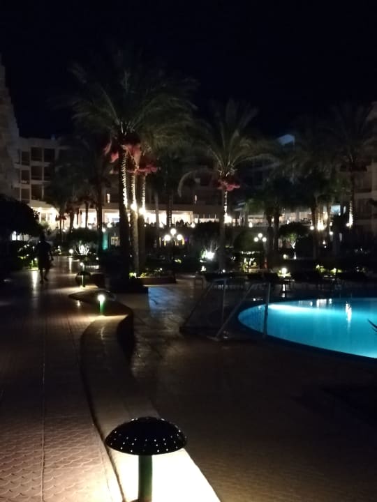 Pool Sea Star Beau Rivage