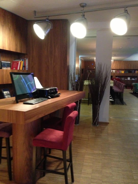 Mit Blick zur Bar Park Plaza Berlin