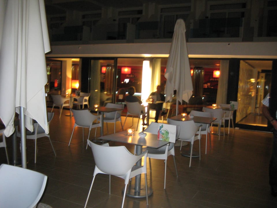 Bar außen Iberostar Waves Bahia de Palma