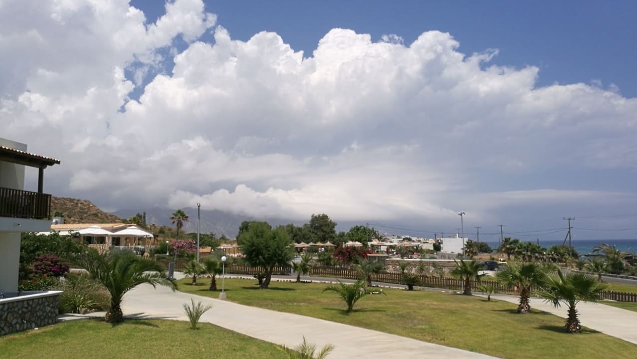 Gartenanlage Grand Blue Beach Hotel