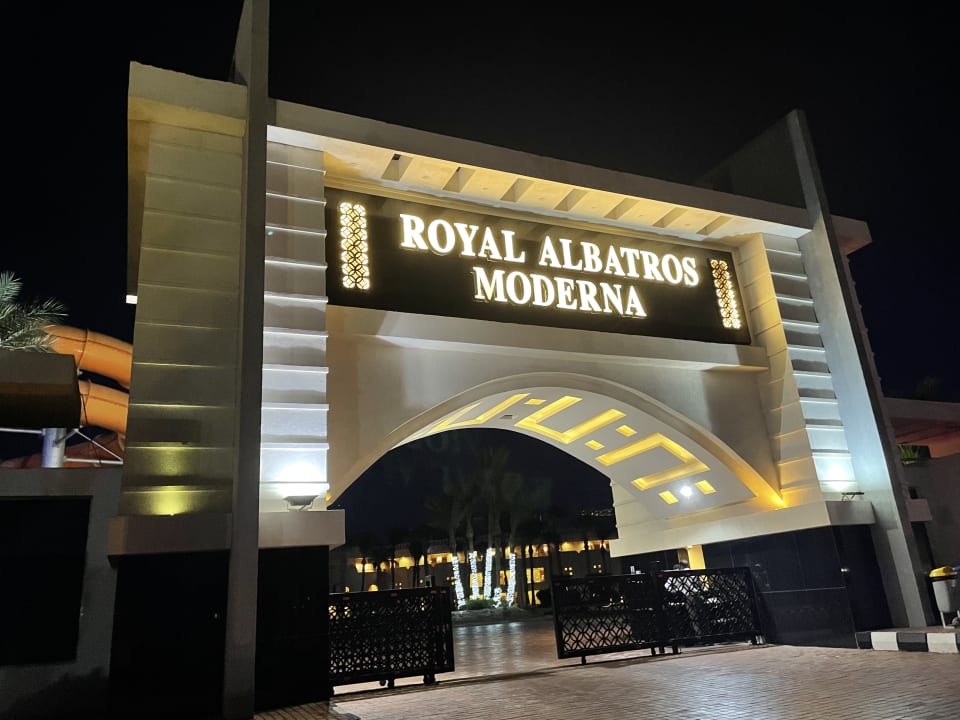 Außenansicht Pickalbatros Royal Moderna Resort-Sharm El Sheikh