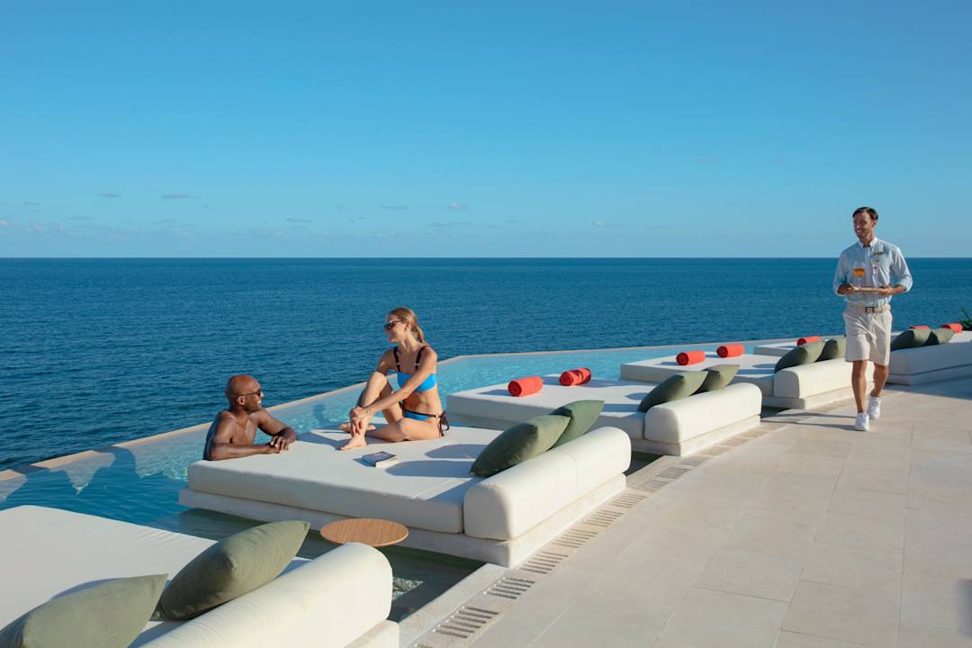 Pool Dreams Sapphire Resort & Spa