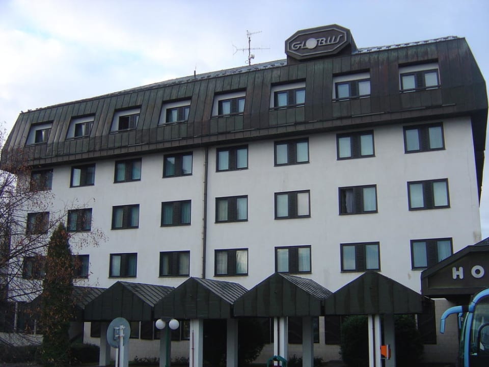 Hauptgebäude Hotel Globus