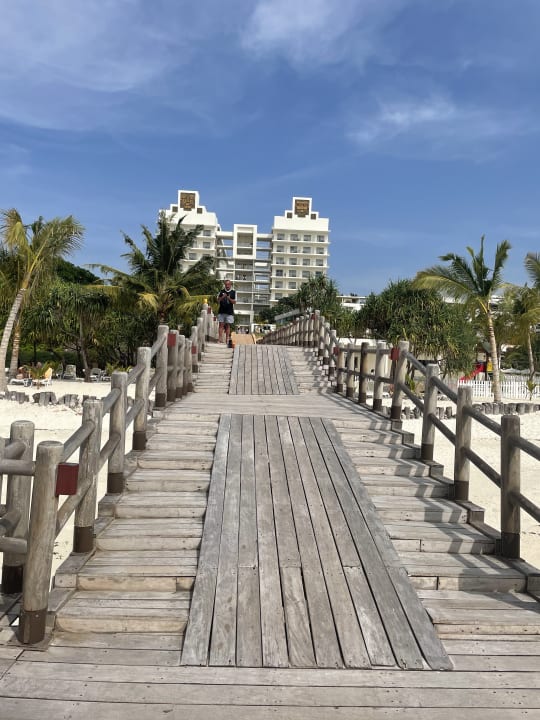 Außenansicht Hotel Riu Jambo