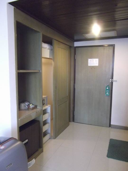 Eingangsbereich, Schrank Pinnacle Lumpinee Park Hotel