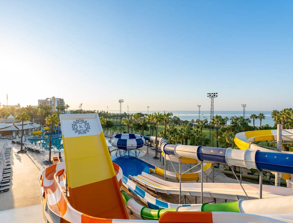 Pool Kamelya Aishen Club