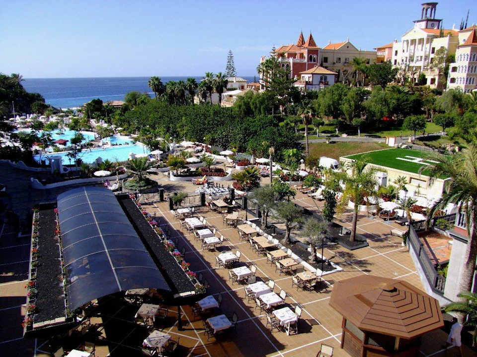 Blick in die Hotelanlage mit Restaurantbereich Gran Tacande Wellness & Relax Costa Adeje