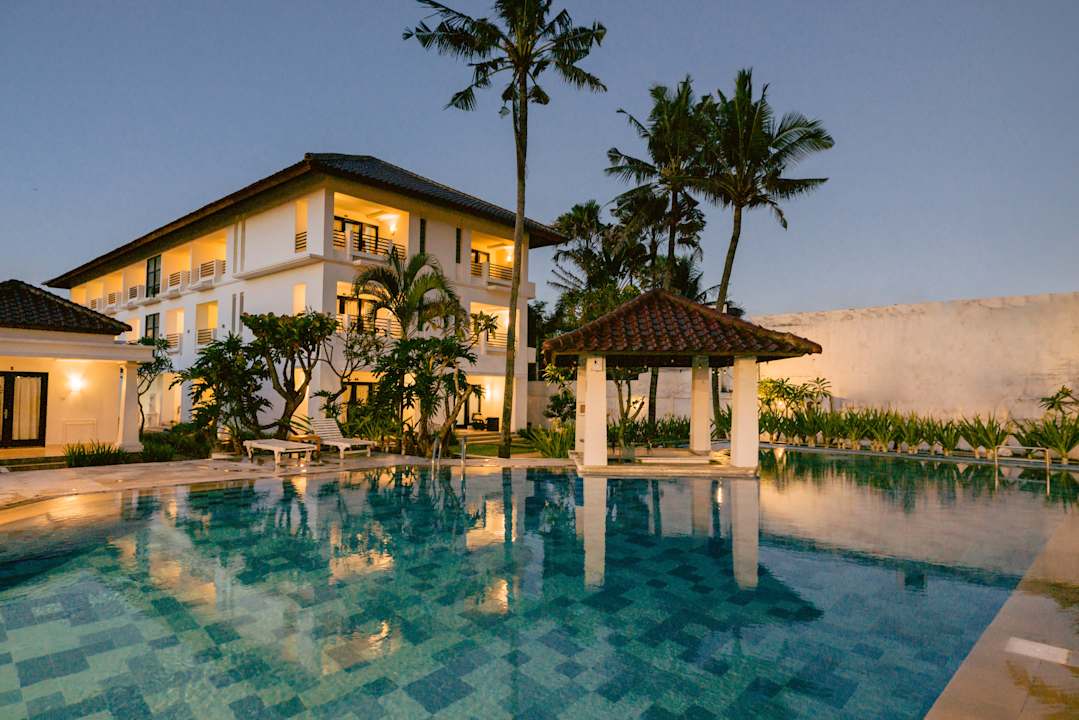 Pool Hotel Legong Keraton Beach