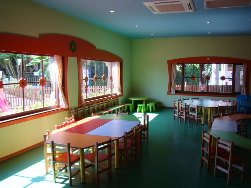 Мини клуб Limak Limra Hotel & Resort