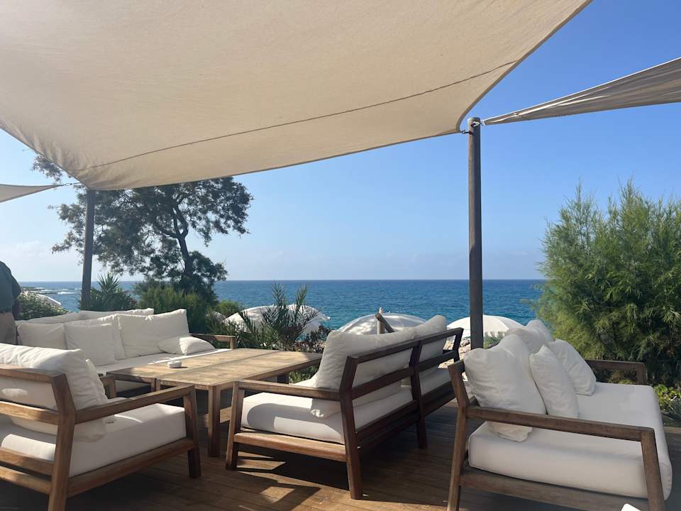 Außenansicht Hotel Grecian Sands