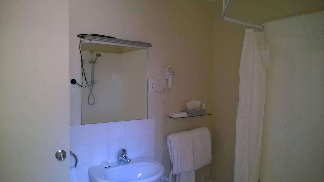 Bad ist sauber und okay BKs Pioneer Motel