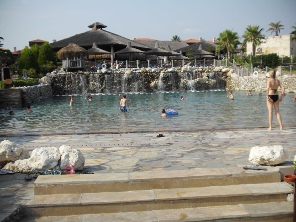 Amazon Waterworld Club Grand Side