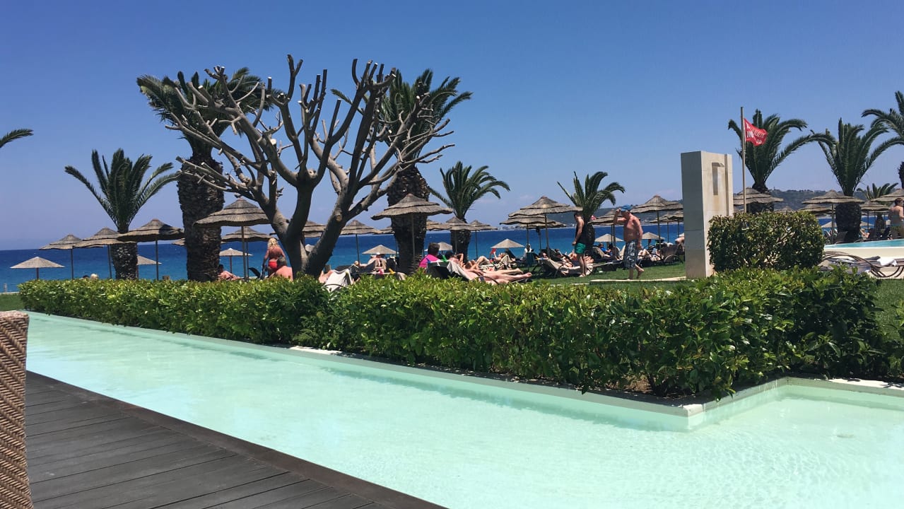 Strand The Ixian Grand & All Suites