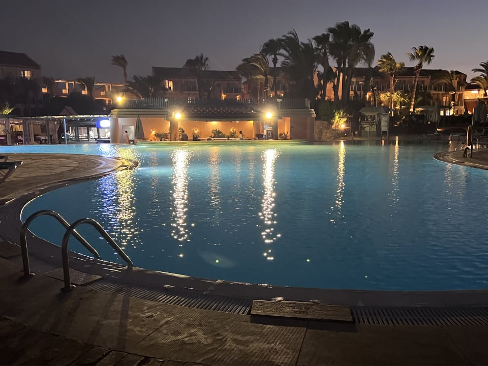 Pool Mövenpick Resort & Spa El Gouna