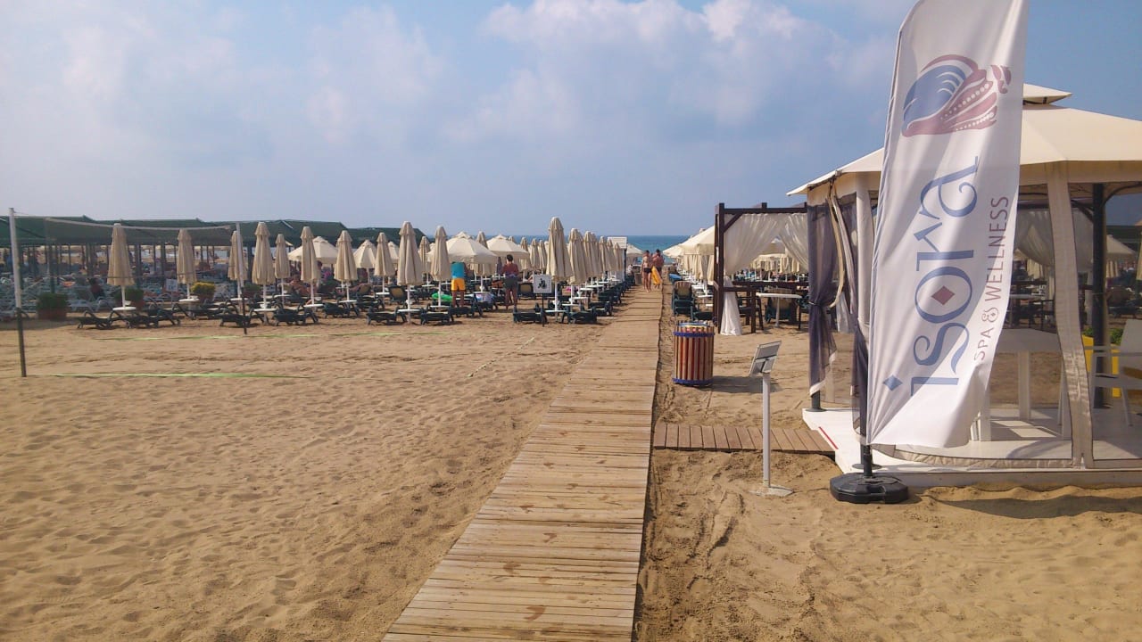 Weg zum Strand Commodore Elite Suites & Spa - Adults only
