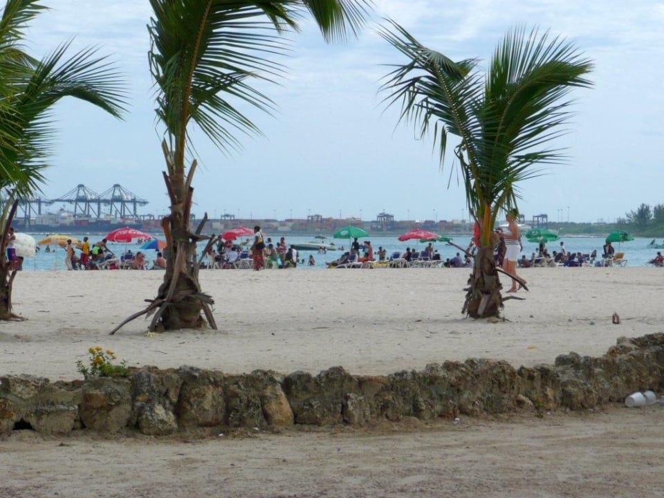 Invasion BelleVue Dominican Bay