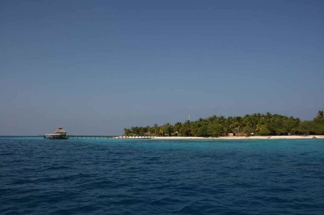 Insel - Anblick vom Wasser NH Collection Maldives Reethi Resort