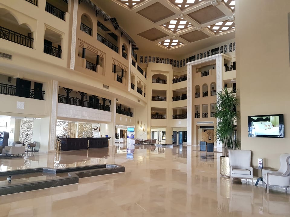 Lobby mit Rezeption Steigenberger ALDAU Beach Hotel