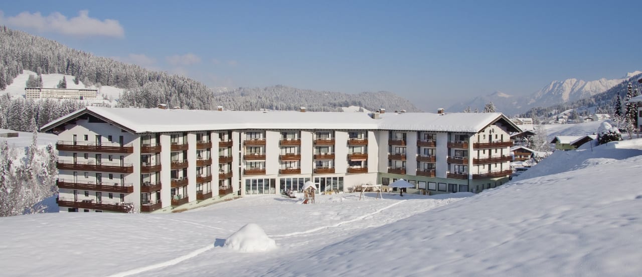 Außenansicht Familienhotel Kleinwalsertal