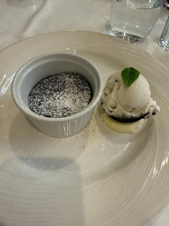Gastro Adora Hotel & Resort