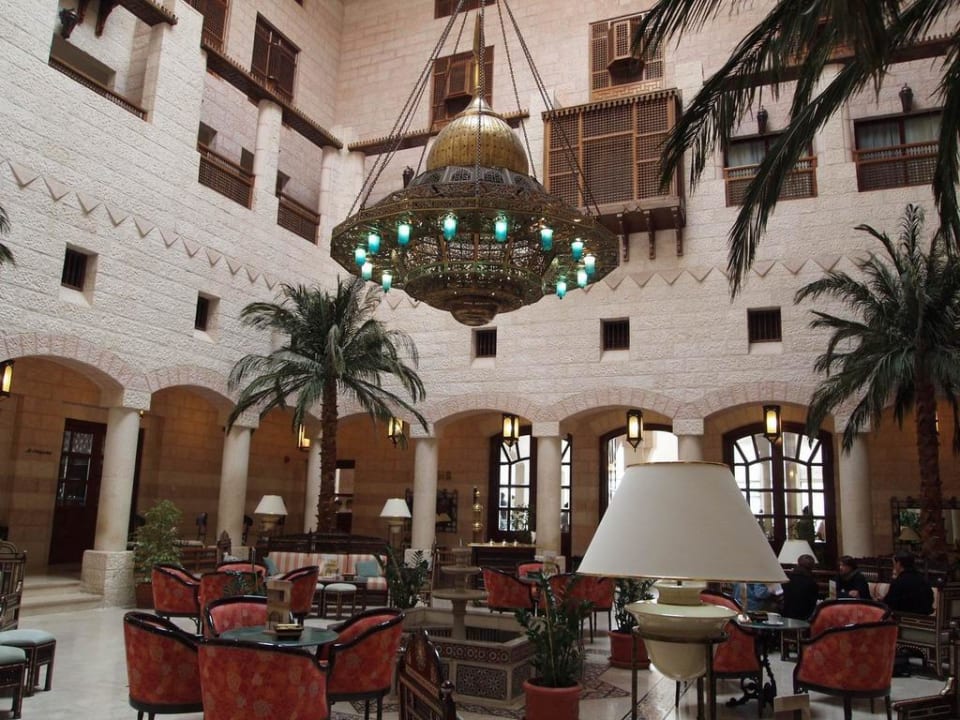 Sehr schöne Hotelbar Mövenpick Resort Petra