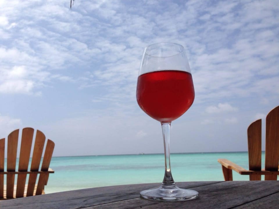 Süffiger Rosewein Summer Island Maldives
