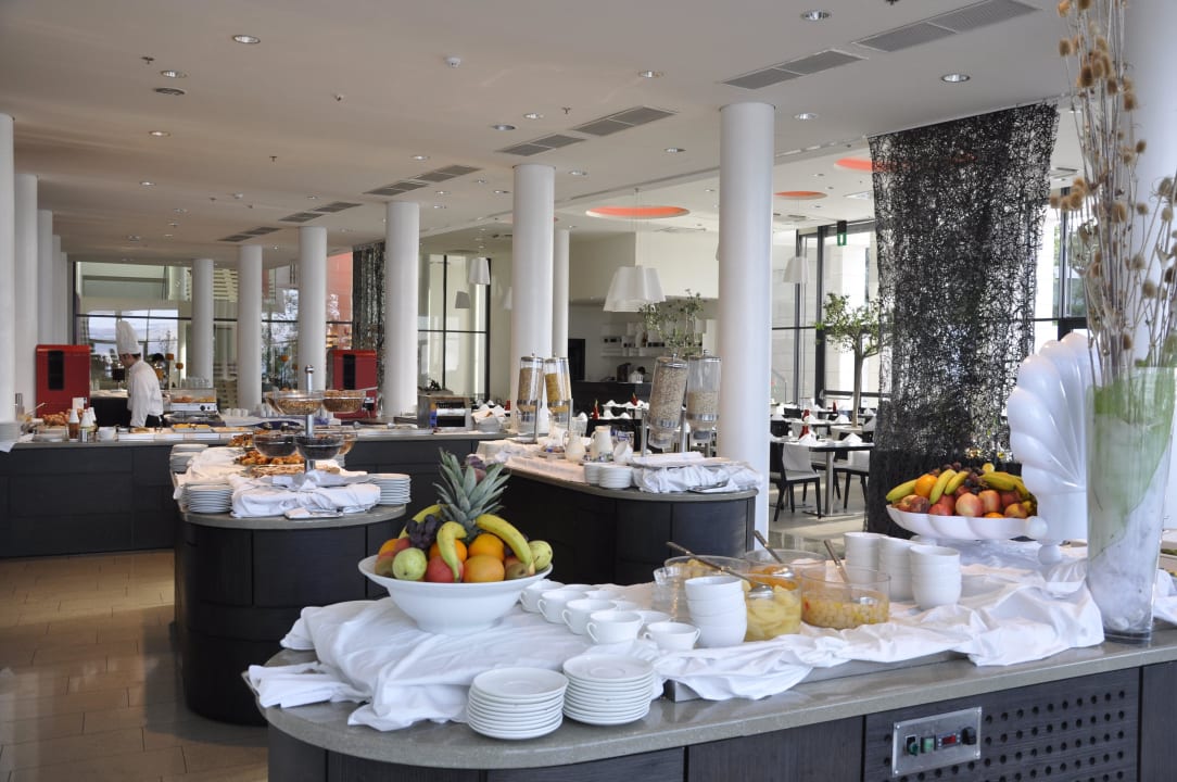 Frühstücksbuffet Wyndham Grand Novi Vinodolski Resort - The View & Family Apartments