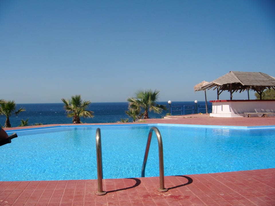 Pool und Meer, das passt zusammen Hotel Stella Beach