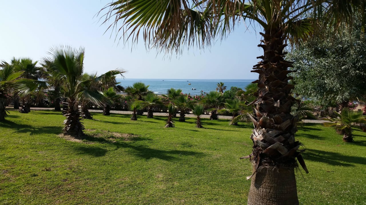 Weg zm Strand Hotel Süral Resort