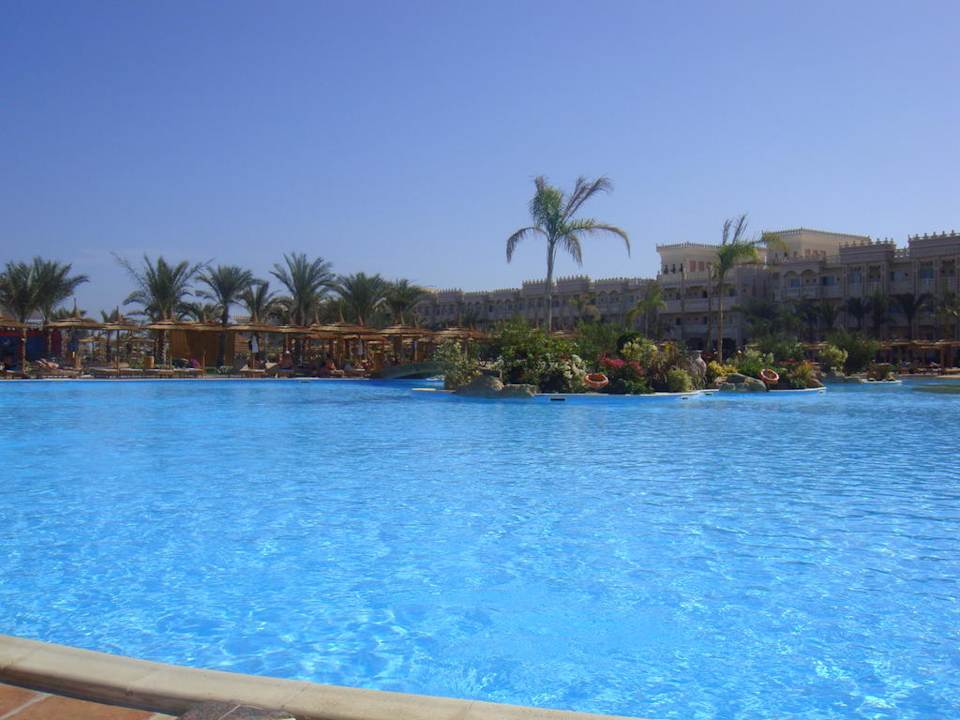 Вид на бассейн Pickalbatros Palace Resort