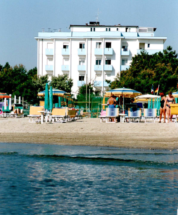 Dalla spiaggia Hotel Mirage