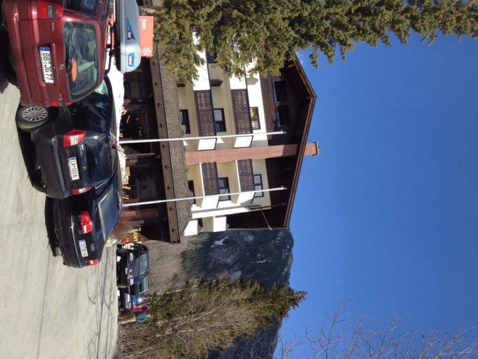 Hoteleingang Familienhotel Lagant