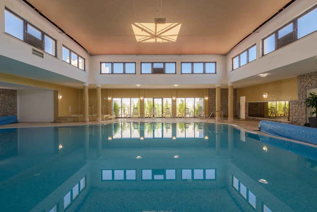 Pool Golden Club Cabanas