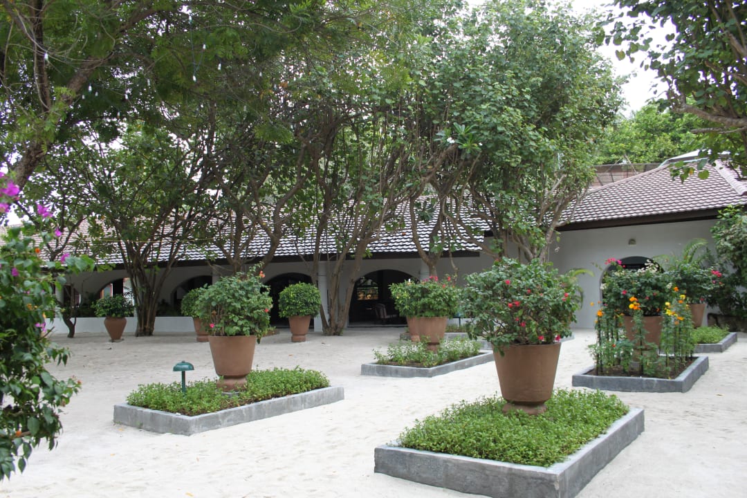 Lobby Aussenansicht Embudu Village