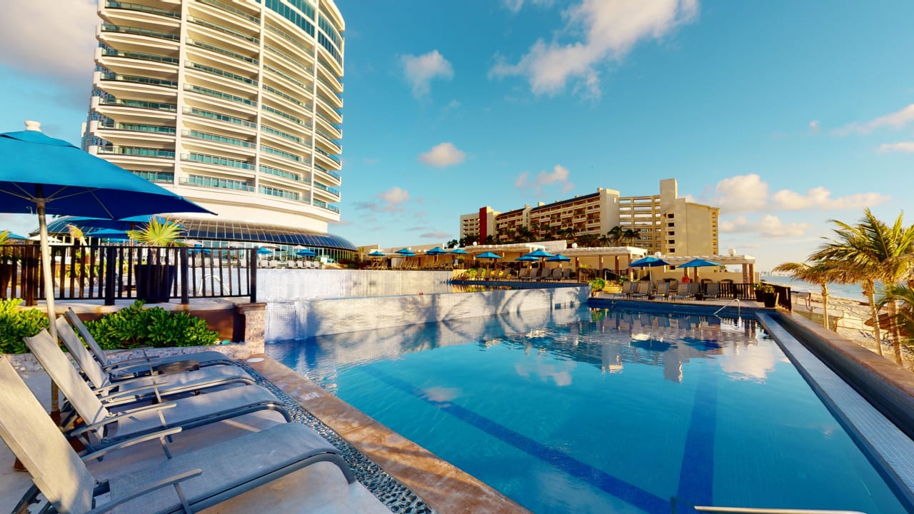 Pool Seadust Cancun Family Resort
