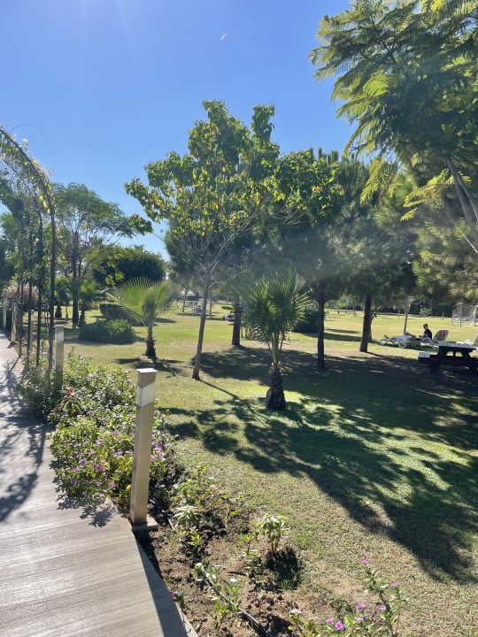 Gartenanlage Melas Lara Hotel