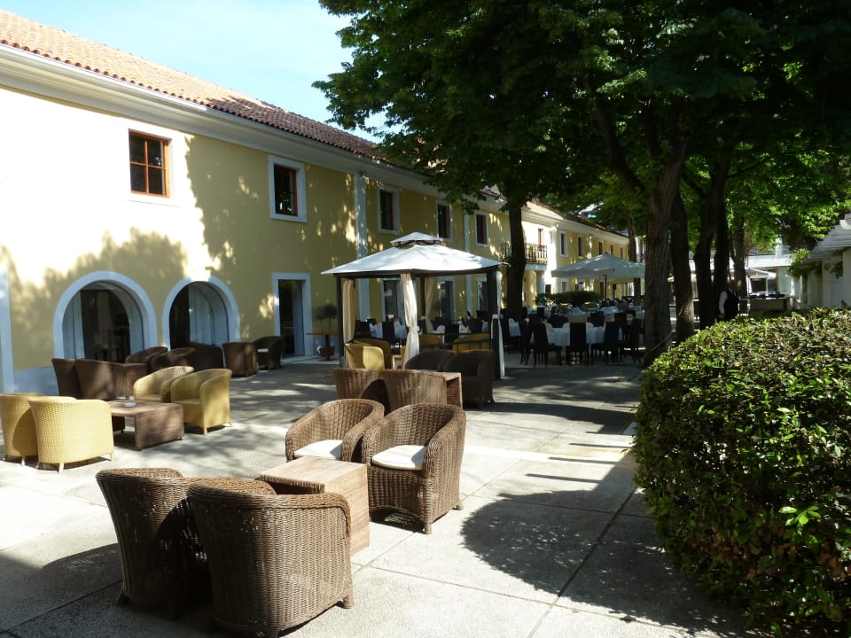 Gartenterrasse / Essbereich Falkensteiner Hotel Adriana