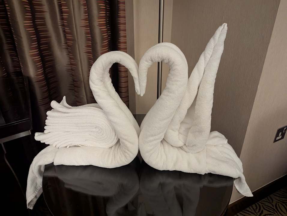 Zimmer Rose Rayhaan by Rotana