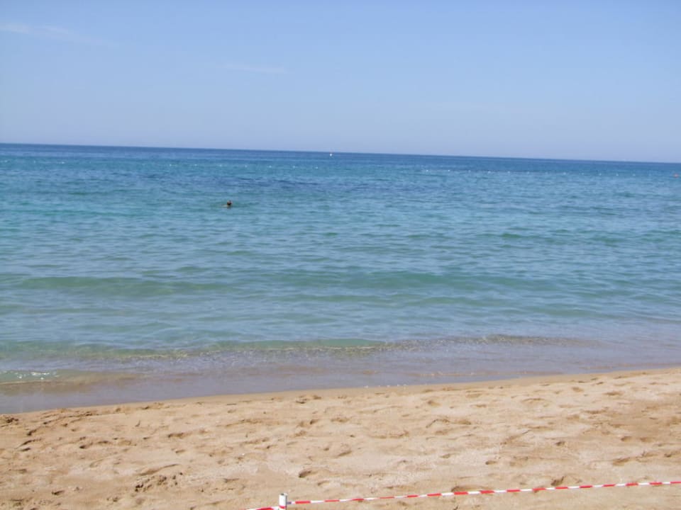 Wirklich ein Sandstrand, kein Katalogfoto  AQI Pegasos Resort