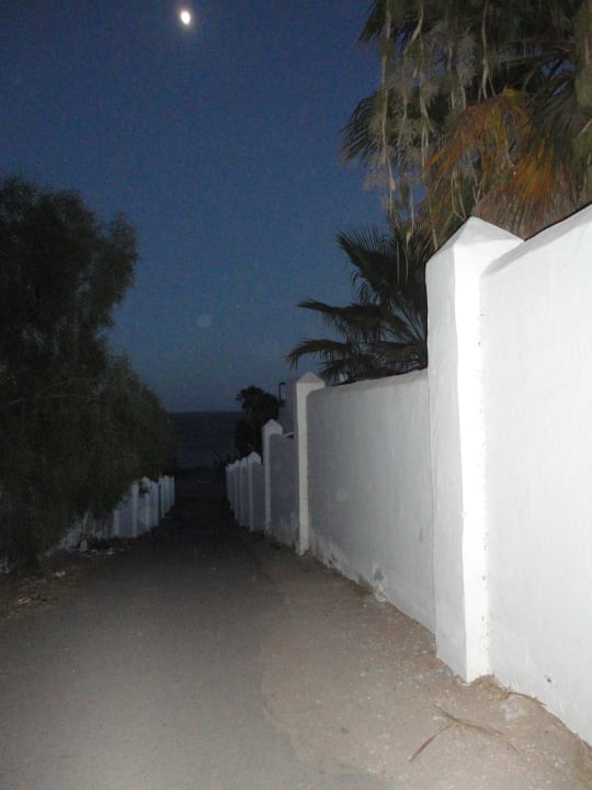 Steiler Weg zum Strand allsun App.-Hotel Esquinzo Beach