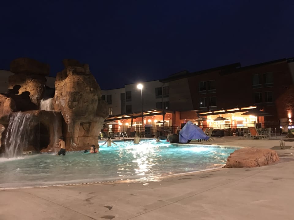 Pool Fairfield Inn & Suites Moab