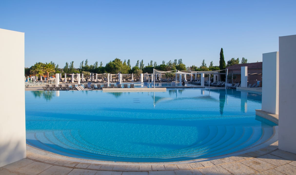 Pool Domaine De La Dragonniére