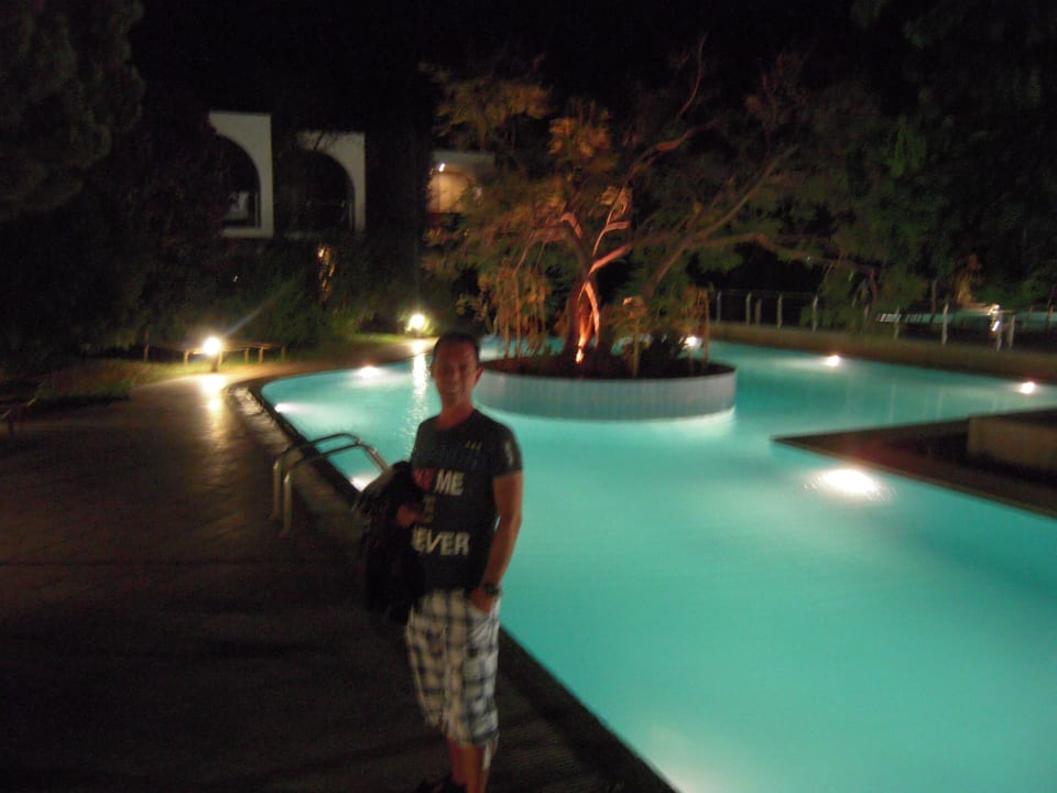 Pool bereich Caravia Beach Hotel