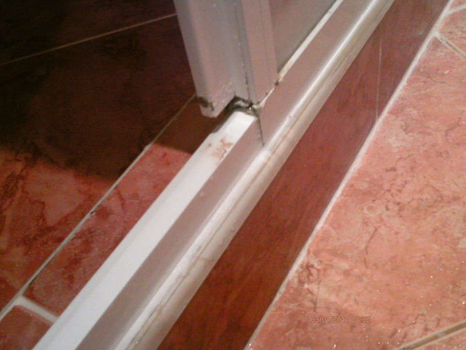 Schimmel an der Dusche DAS Club Hotel Sunny Beach