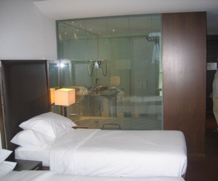 Widok łazienki od strony pokoju Sheraton Porto Hotel & Spa