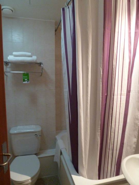 Badezimmer  Hotel Premier Inn London Hammersmith