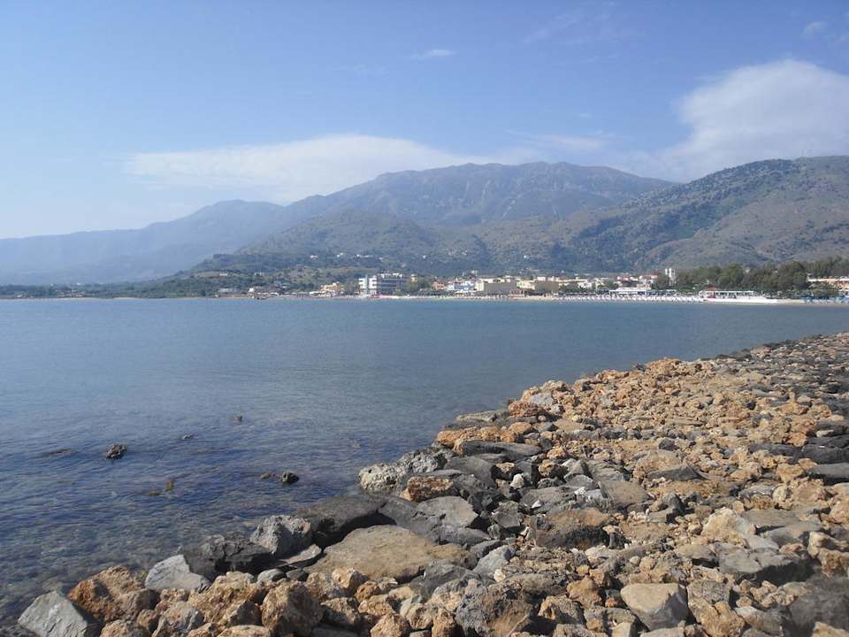 Hotel von der Kapelle aus fotografiert Hotel Corissia Princess