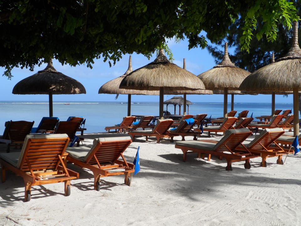 Am feinen Sandstrand des Hotels Hilton Mauritius Resort & Spa